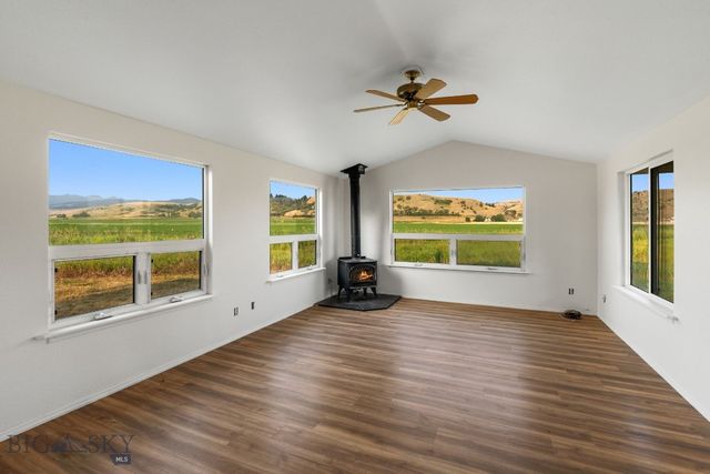 2221 Gateway South Road, Gallatin Gateway, MT 59730