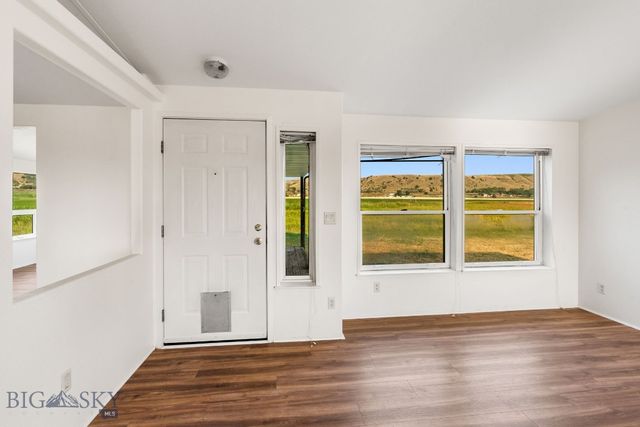 2221 Gateway South Road, Gallatin Gateway, MT 59730