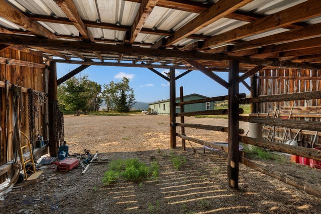 2221 Gateway South Road, Gallatin Gateway, MT 59730