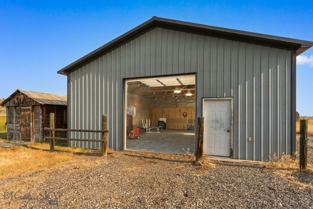 2221 Gateway South Road, Gallatin Gateway, MT 59730