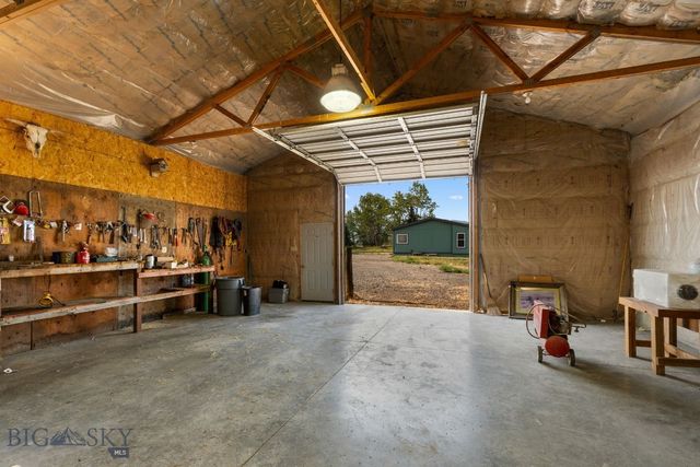 2221 Gateway South Road, Gallatin Gateway, MT 59730