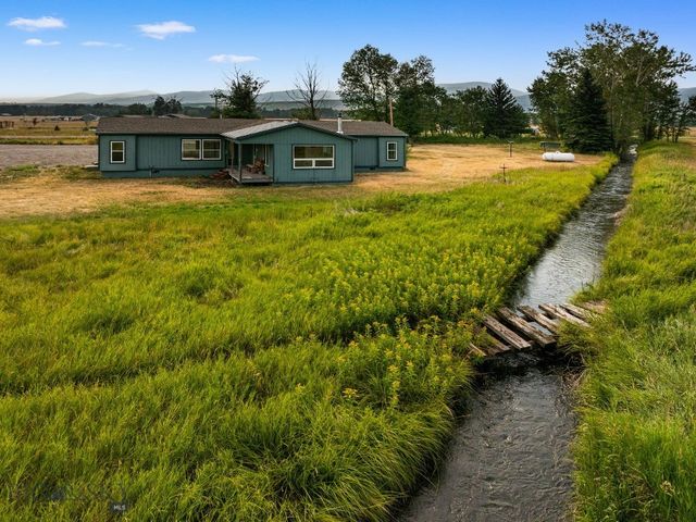 2221 Gateway South Road, Gallatin Gateway, MT 59730