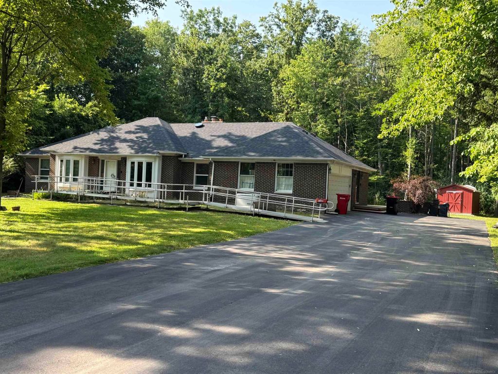 26962 Pebblestone Street, Southfield, MI 48034