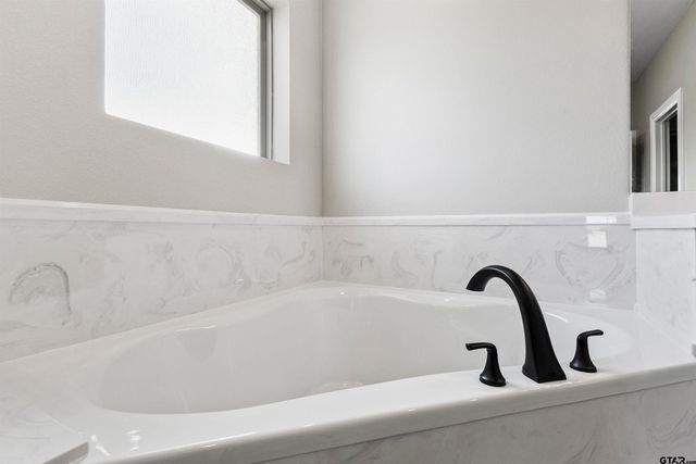 2080 County Road 1612, Alba, TX 75410