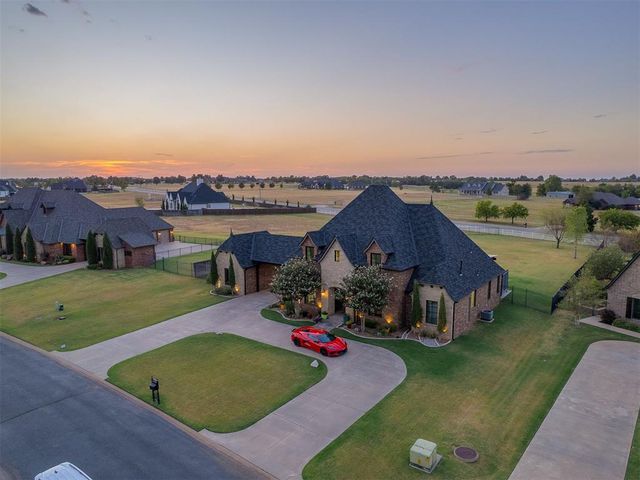 4213 Paloma Circle, Edmond, OK 73012