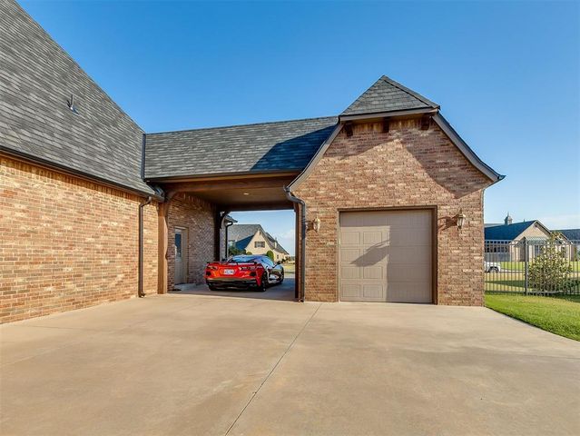 4213 Paloma Circle, Edmond, OK 73012