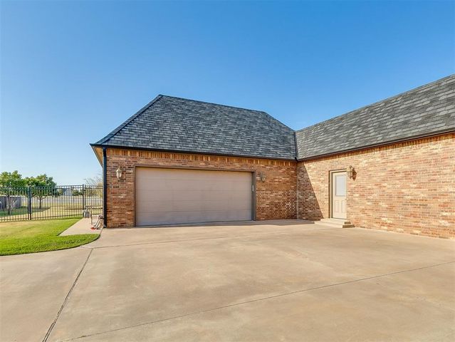 4213 Paloma Circle, Edmond, OK 73012