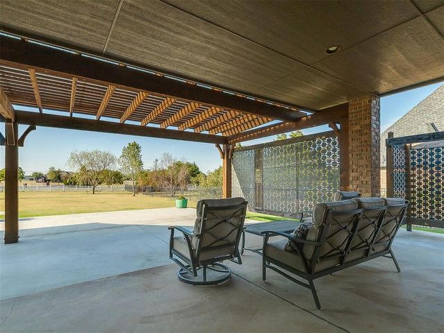 4213 Paloma Circle, Edmond, OK 73012