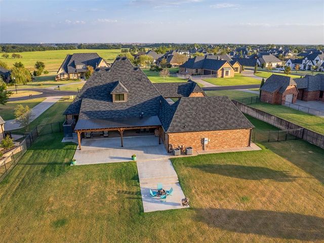 4213 Paloma Circle, Edmond, OK 73012