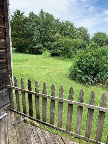 28 Danbury Lane, Elkland, MO 65644