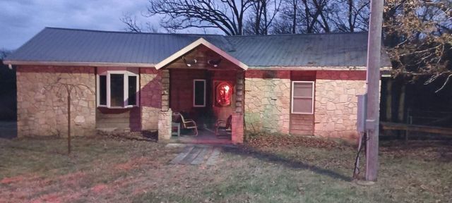 28 Danbury Lane, Elkland, MO 65644