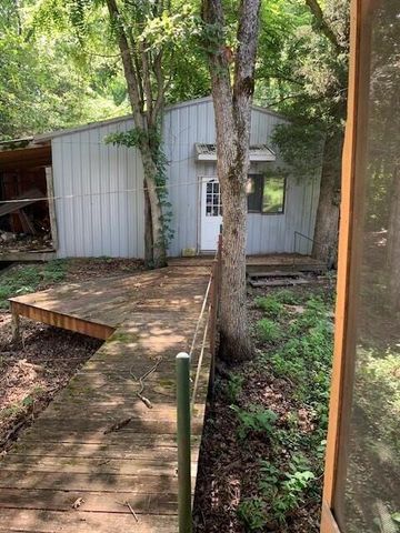 28 Danbury Lane, Elkland, MO 65644
