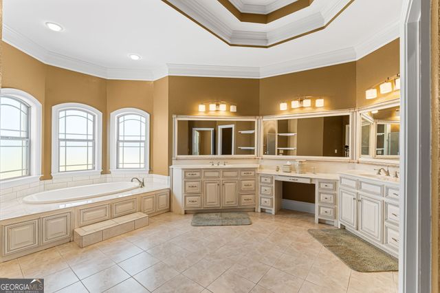 215 Little Hickory Drive, Lizella, GA 31052