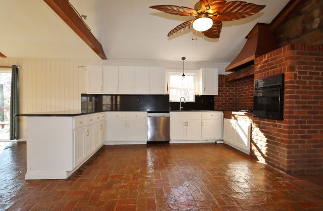 1629 Neptune Rd, Ashland City, TN 37015