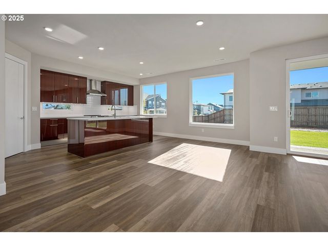 7033 Sw BRISBAND St, Wilsonville, OR 97070