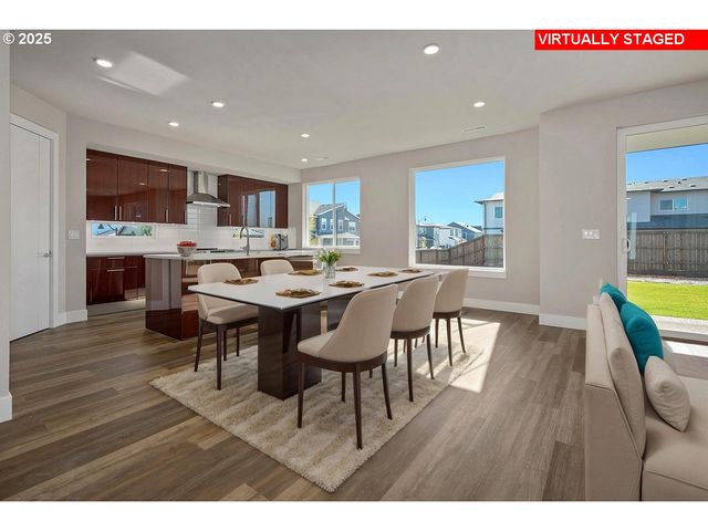 7033 Sw BRISBAND St, Wilsonville, OR 97070