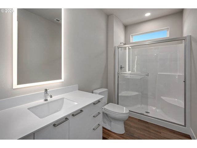 7033 Sw BRISBAND St, Wilsonville, OR 97070