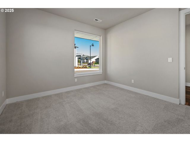 7033 Sw BRISBAND St, Wilsonville, OR 97070