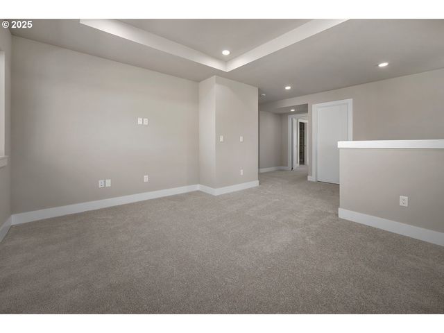 7033 Sw BRISBAND St, Wilsonville, OR 97070