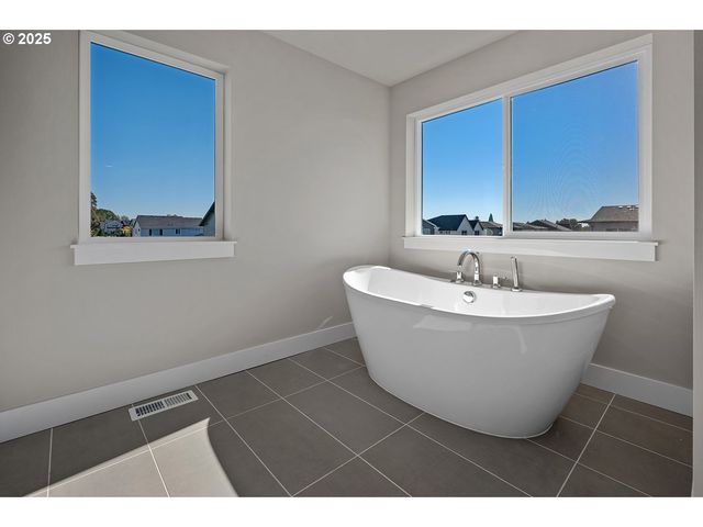 7033 Sw BRISBAND St, Wilsonville, OR 97070