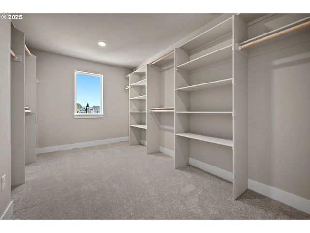 7033 Sw BRISBAND St, Wilsonville, OR 97070