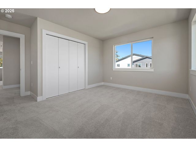 7033 Sw BRISBAND St, Wilsonville, OR 97070