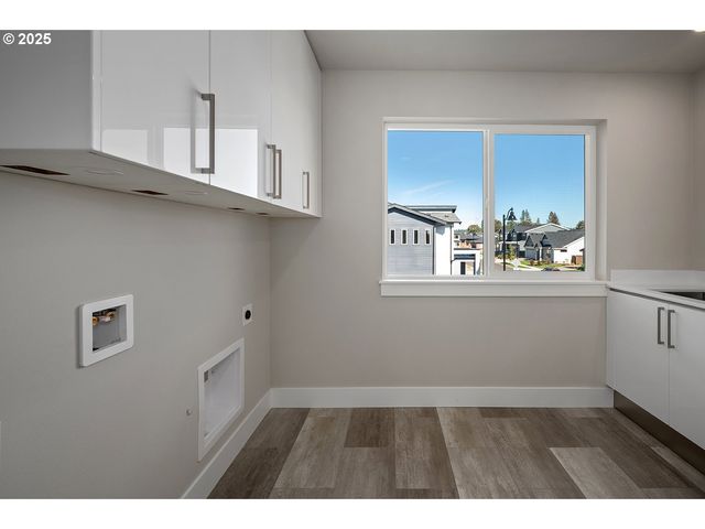 7033 Sw BRISBAND St, Wilsonville, OR 97070