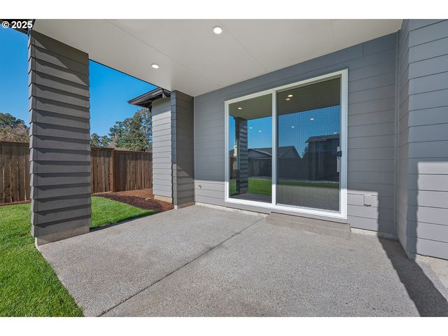 7033 Sw BRISBAND St, Wilsonville, OR 97070