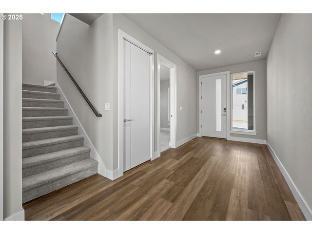 7033 Sw BRISBAND St, Wilsonville, OR 97070