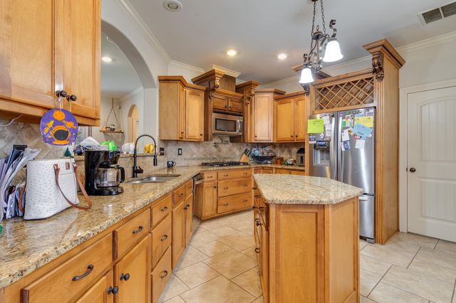 853 J E BLAYDES PKY, Atoka, TN 38004