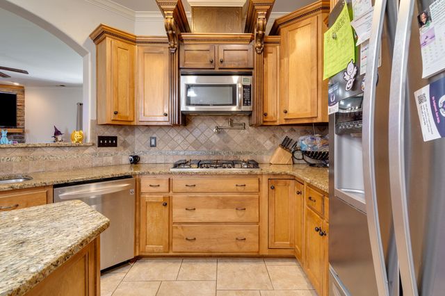 853 J E BLAYDES PKY, Atoka, TN 38004