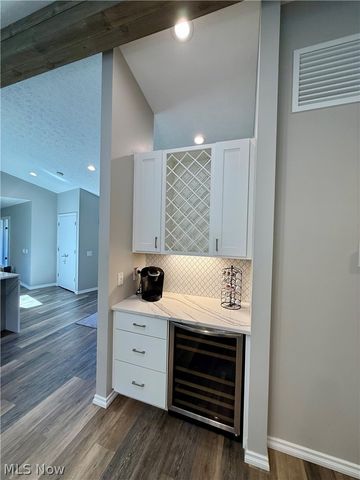 33009 Woodhaven Circle, North Ridgeville, OH 44039