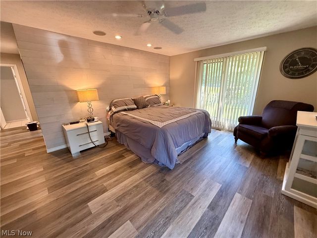 33009 Woodhaven Circle, North Ridgeville, OH 44039