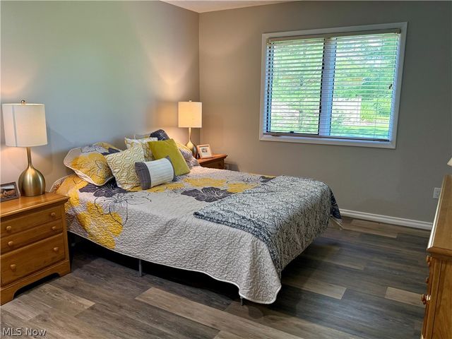 33009 Woodhaven Circle, North Ridgeville, OH 44039