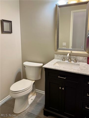 33009 Woodhaven Circle, North Ridgeville, OH 44039