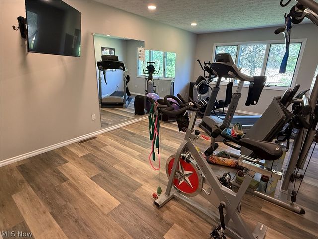 33009 Woodhaven Circle, North Ridgeville, OH 44039