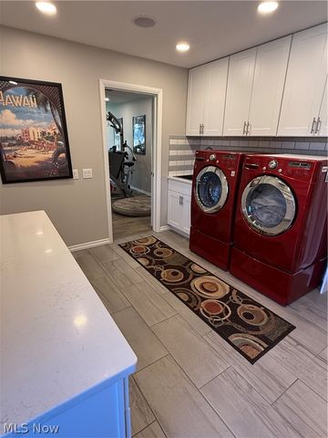 33009 Woodhaven Circle, North Ridgeville, OH 44039