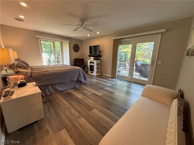 33009 Woodhaven Circle, North Ridgeville, OH 44039