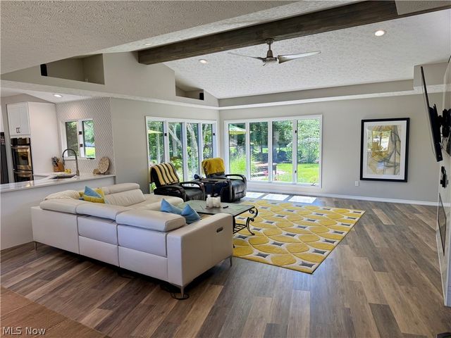 33009 Woodhaven Circle, North Ridgeville, OH 44039