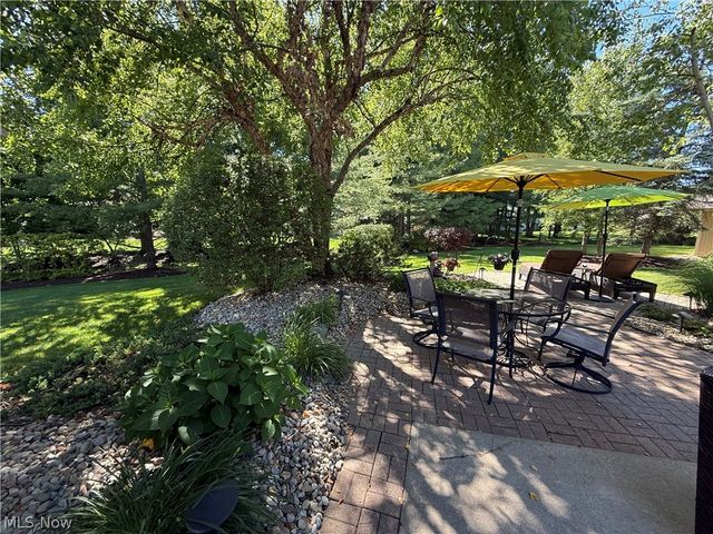 33009 Woodhaven Circle, North Ridgeville, OH 44039