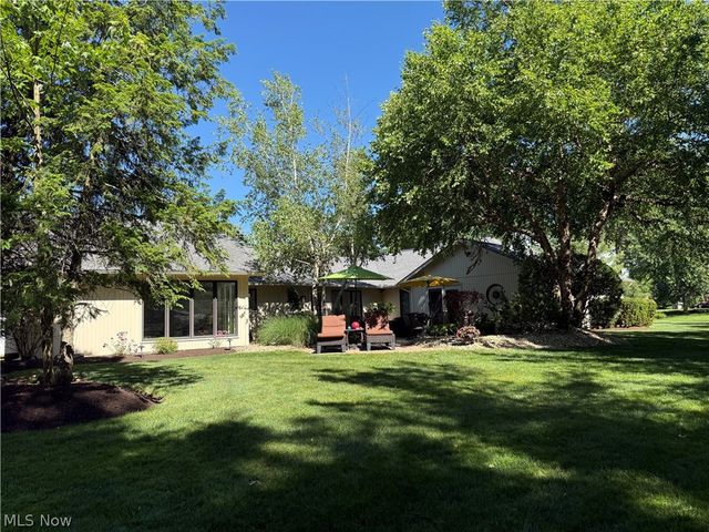 33009 Woodhaven Circle, North Ridgeville, OH 44039