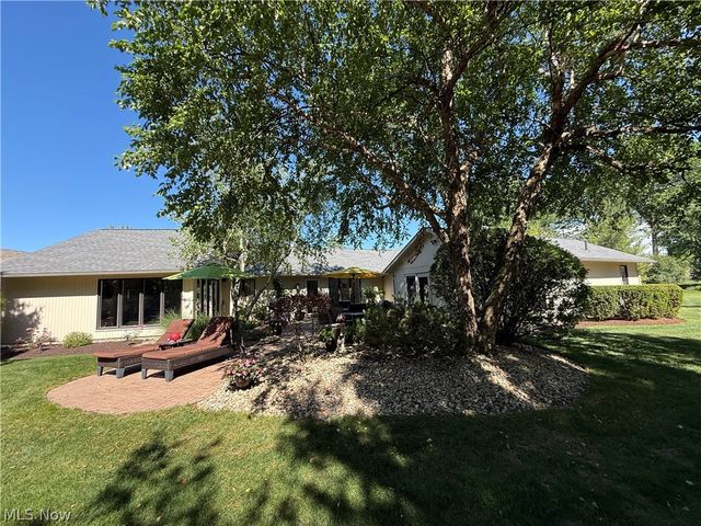 33009 Woodhaven Circle, North Ridgeville, OH 44039