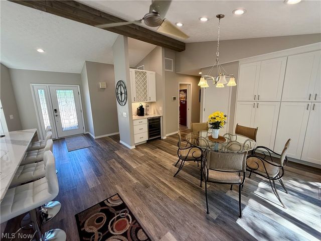 33009 Woodhaven Circle, North Ridgeville, OH 44039