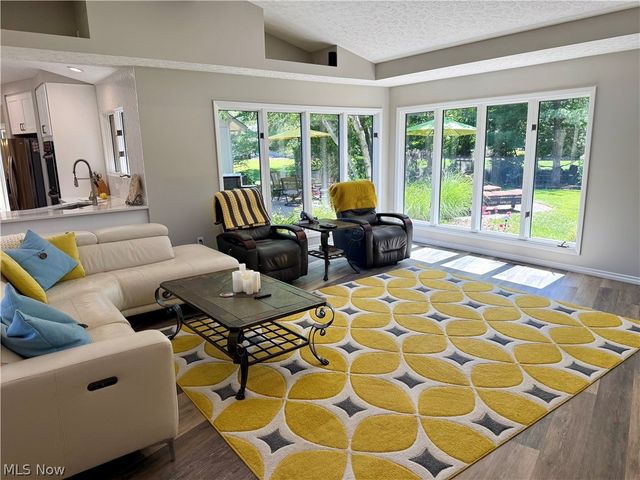 33009 Woodhaven Circle, North Ridgeville, OH 44039