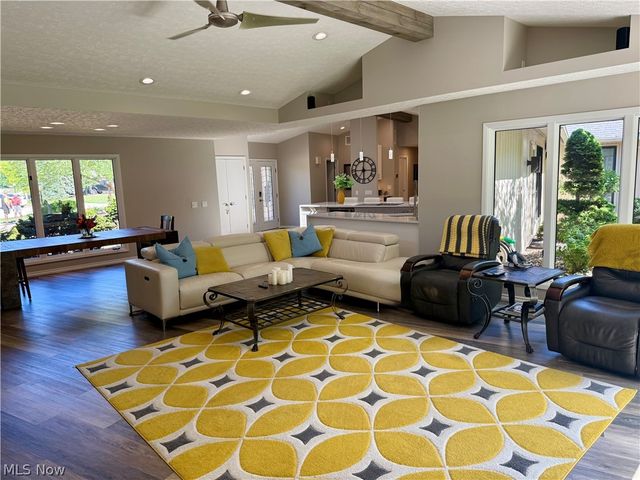 33009 Woodhaven Circle, North Ridgeville, OH 44039