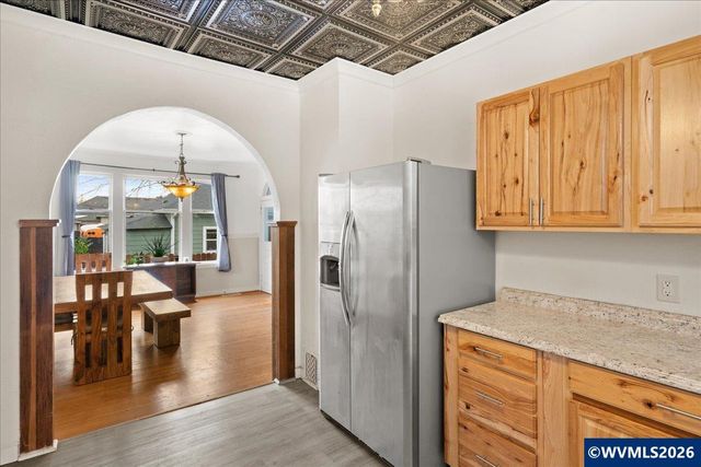 1280 4th St NE, Salem, OR 97301