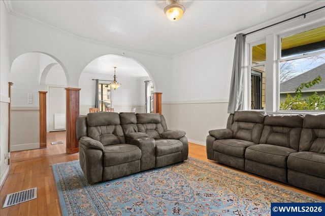 1280 4th St NE, Salem, OR 97301