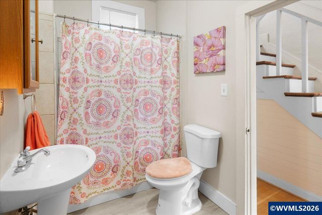 1280 4th St NE, Salem, OR 97301