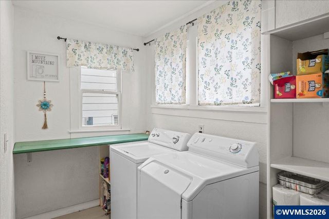 1280 4th St NE, Salem, OR 97301