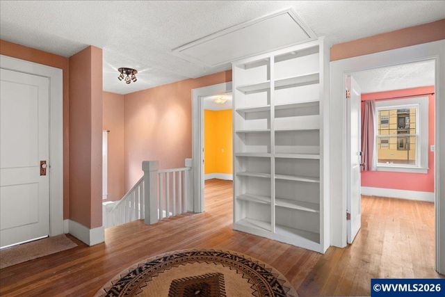 1280 4th St NE, Salem, OR 97301